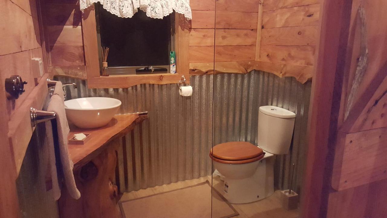Rustic Hut Bush Retreat *