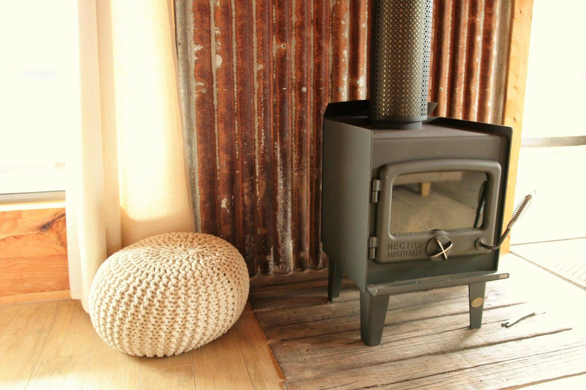 Bed & Breakfast Rustic Hut Bush Retreat